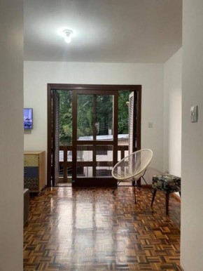 Apto inteiro, central, 1 quarto, bem equipado